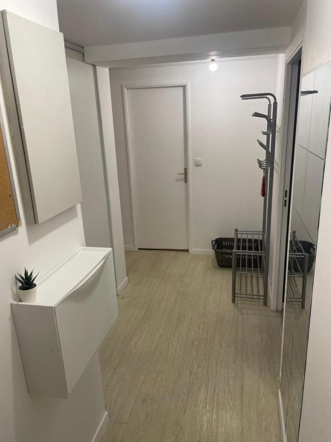 Appartement Cosy En Plein Centre-Ville D Evry Courcouronnes Buitenkant foto